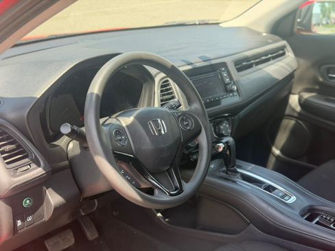 Used 2016 Honda HR-V LX image 8