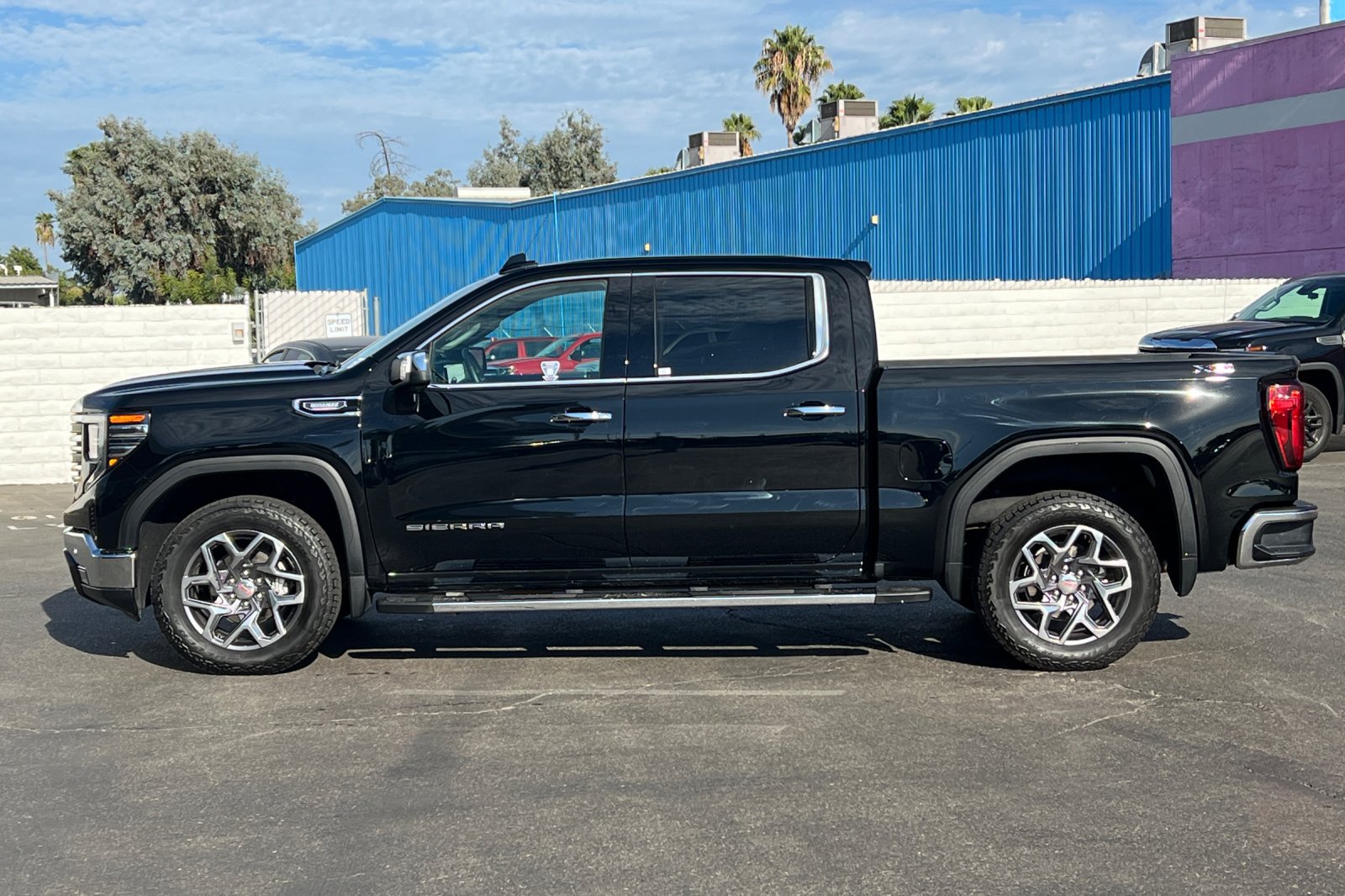 Used 2026 GMC Sierra 1500 SLT w/ SLT Premium Plus Package AWD/4WD image 8