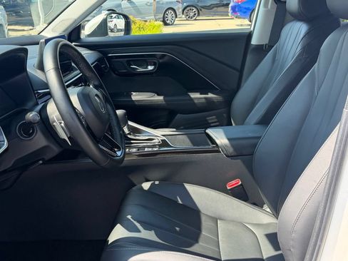 Certified 2025 Acura ADX FWD image 9
