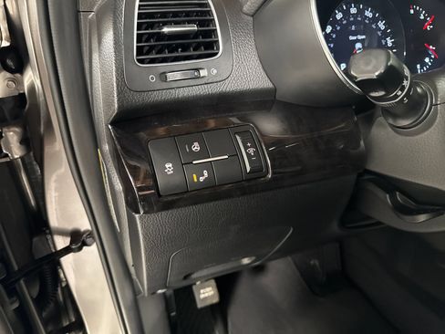 Used 2014 Kia Sorento SX w/ 3rd Row Package FWD image 18