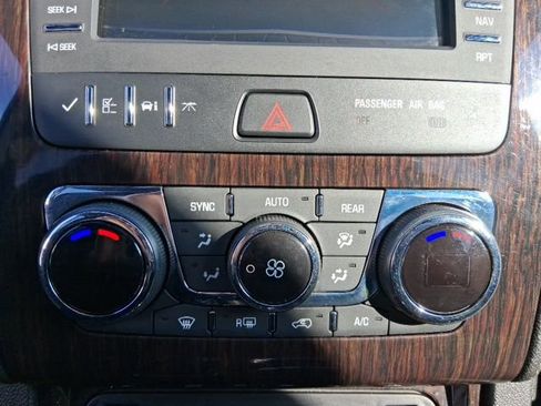 Used 2017 Chevrolet Traverse LT image 25