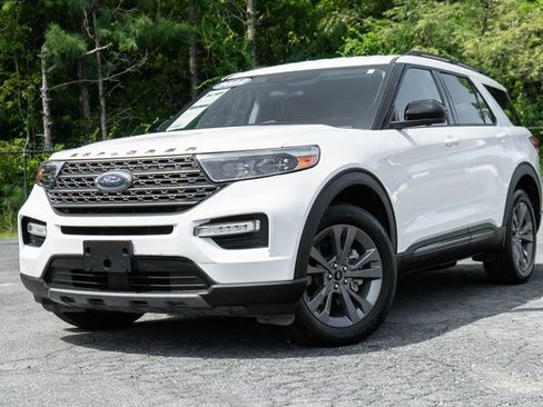 Used 2022 Ford Explorer XLT w/ Equipment Group 202A image 1