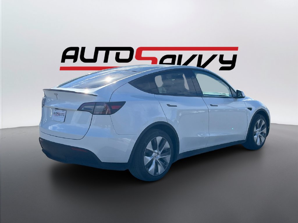 Used 2024 Tesla Model Y Long Range AWD/4WD image 5