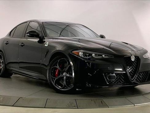 Used 2024 Alfa Romeo Giulia Quadrifoglio w/ Active Assist Plus Package image 32