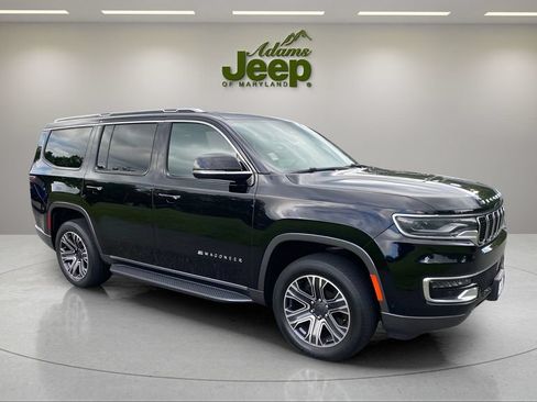 Used 2022 Jeep Wagoneer Series III AWD/4WD image 12