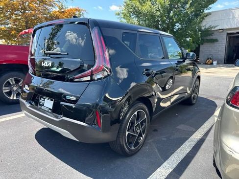 Certified 2023 Kia Soul EX FWD image 6