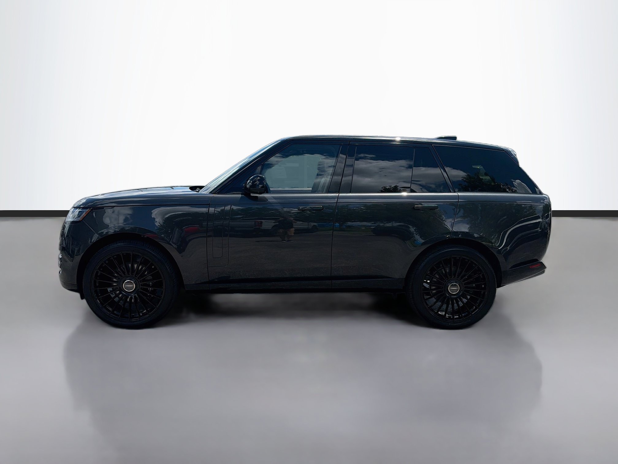 New 2026 Land Rover Range Rover SE AWD/4WD image 2