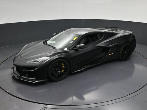 Used 2025 Chevrolet Corvette Z06 RWD image 24