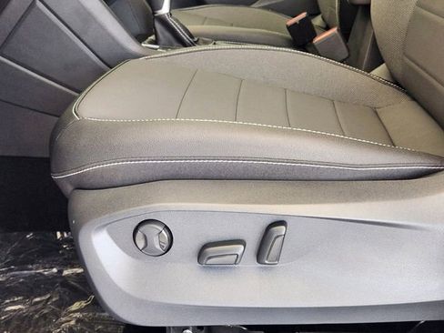 New 2024 Volkswagen Taos SE image 19