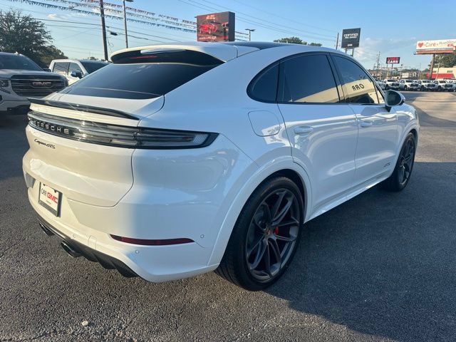 Used 2025 Porsche Cayenne GTS AWD/4WD image 4