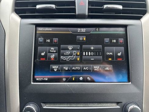 Used 2016 Ford Fusion SE w/ Equipment Group 202A image 29