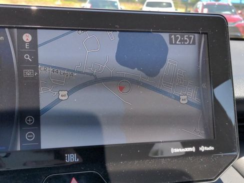 Used 2021 Toyota Venza Limited image 21