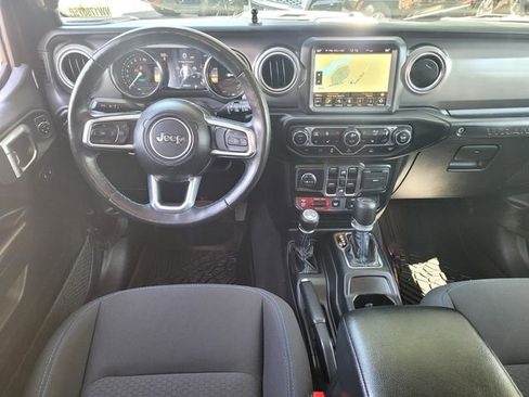Used 2022 Jeep Wrangler Unlimited Rubicon 4xe w/ Cold Weather Group AWD/4WD image 15