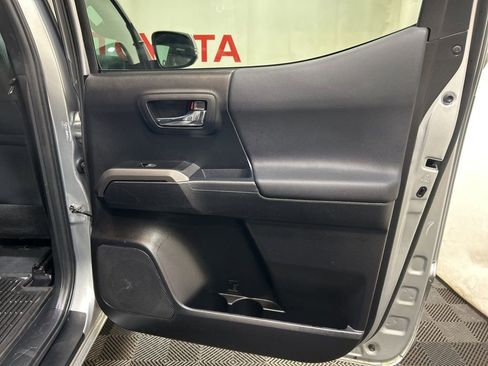 Used 2023 Toyota Tacoma TRD Off-Road image 14