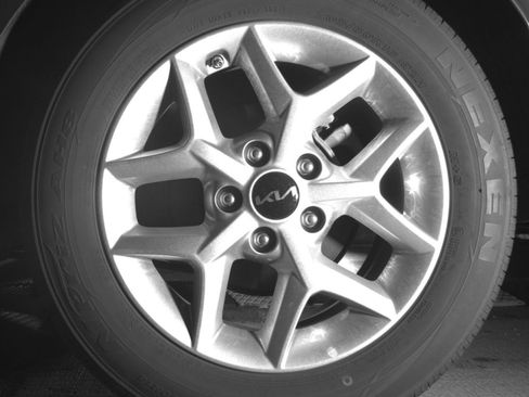 Used 2025 Kia Soul LX w/ LX Technology Package FWD image 17