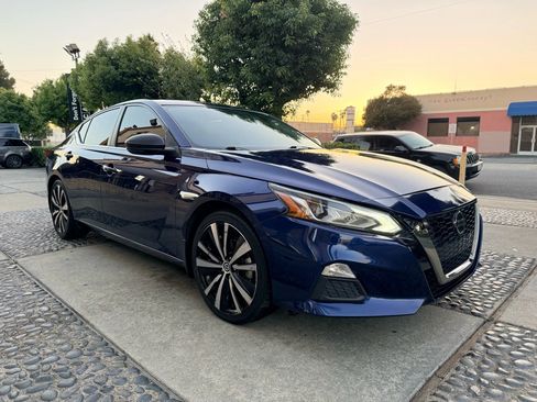 Used 2019 Nissan Altima 2.5 SR w/ SR Premium Package image 3