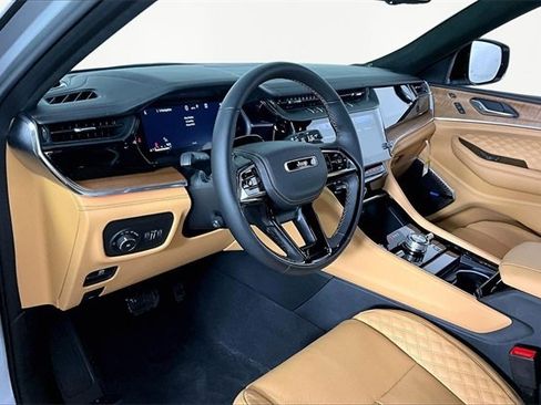 New 2026 Jeep Grand Cherokee Summit image 8
