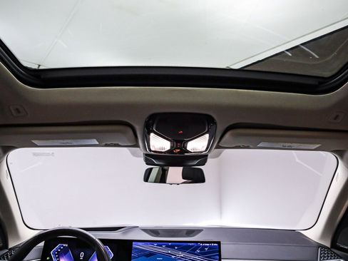 Certified 2024 BMW X7 xDrive40i image 17