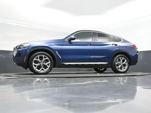 Certified 2025 BMW X4 xDrive30i image 37