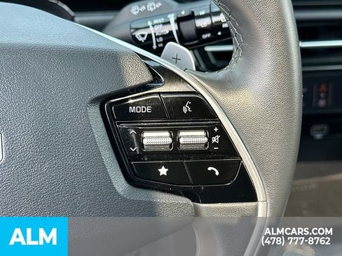 Used 2023 Kia Niro EX Touring FWD image 30
