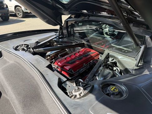 Used 2025 Chevrolet Corvette Stingray Preferred Cpe w/ Z51 Performance Package image 9