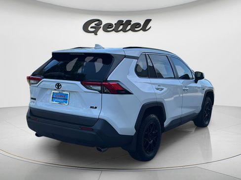 Used 2023 Toyota RAV4 XLE FWD image 5
