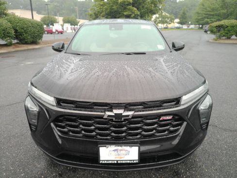 Certified 2024 Chevrolet Trax RS w/ Driver Confidence Package FWD image 3