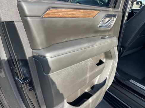 Used 2023 Chevrolet Suburban High Country w/ Premium Package image 24