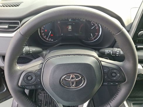 Used 2023 Toyota RAV4 XLE Premium image 20