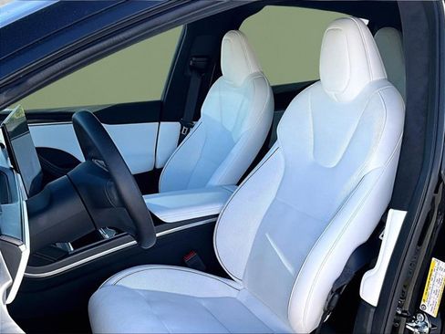 Used 2023 Tesla Model X Plaid image 24