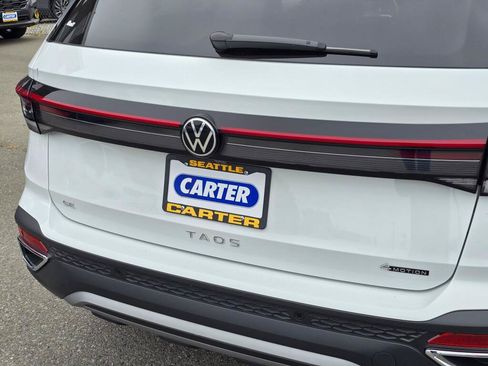 Certified 2025 Volkswagen Taos SE AWD/4WD image 15