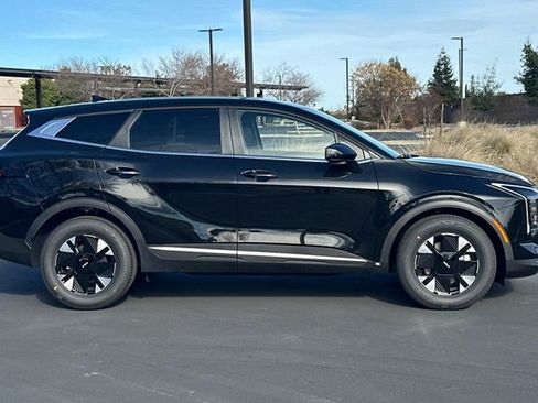 New 2026 Kia Sportage LX image 3