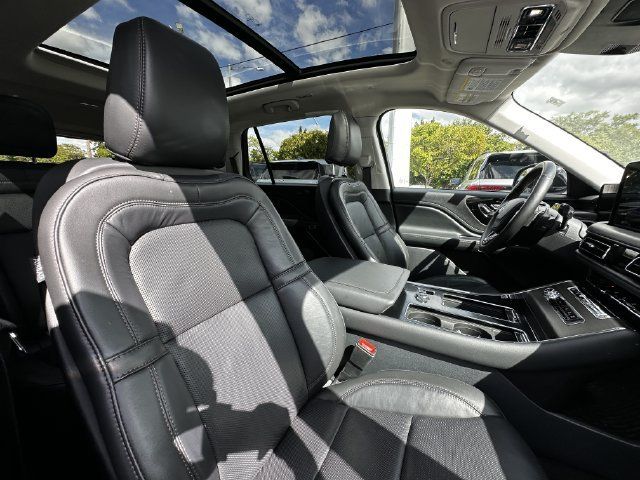 Certified 2025 Lincoln Aviator Reserve w/ Illumination Package AWD/4WD image 35