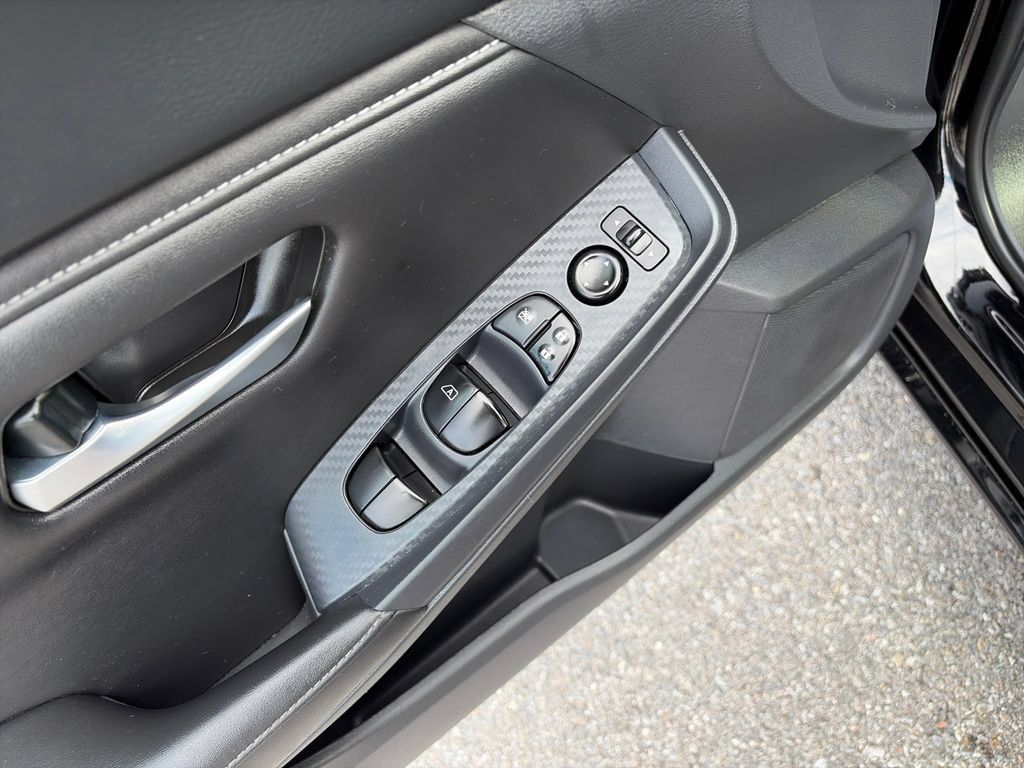 Used 2024 Nissan Sentra SV FWD image 12