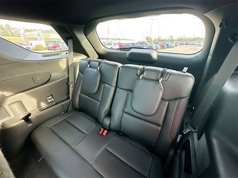 Used 2025 Ford Explorer ST image 4