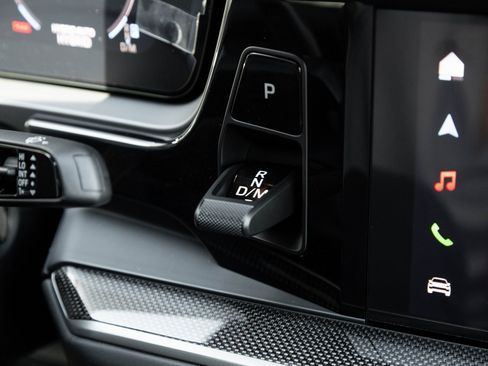 Used 2025 Porsche Cayenne Turbo image 18