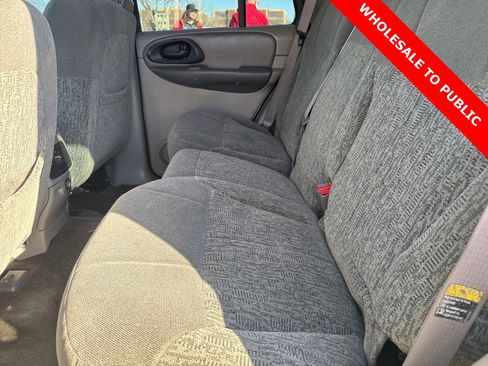 Used 2002 Chevrolet TrailBlazer LS w/ Preferred Equipment Group image 9