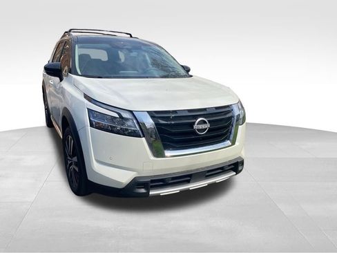 Used 2024 Nissan Pathfinder Platinum w/ Cargo Package image 33