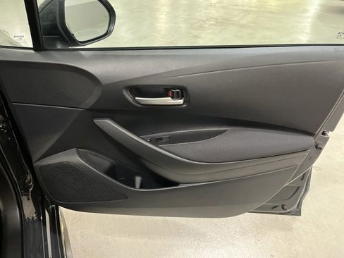 Used 2026 Toyota Corolla SE image 38