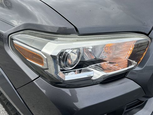 Used 2018 Toyota Tacoma SR5 image 57