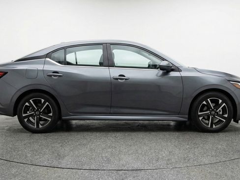 Used 2025 Nissan Sentra SV image 11