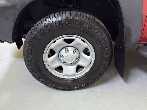 Used 2015 Toyota Tacoma PreRunner image 27