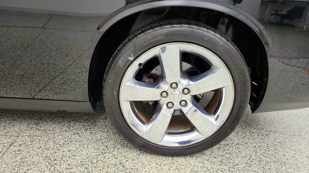 Used 2010 Dodge Challenger R/T RWD image 9