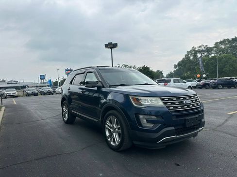 Used 2016 Ford Explorer XLT w/ Equipment Group 202A AWD/4WD image 3