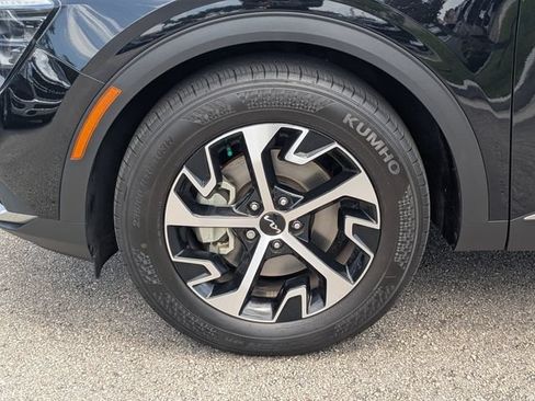Certified 2025 Kia Sportage EX FWD image 11