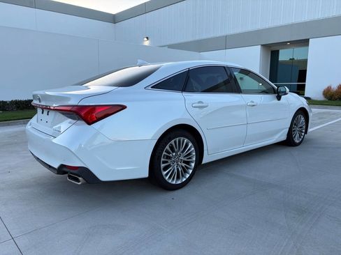 Used 2019 Toyota Avalon Limited w/ Advanced Safety Package FWD image 6