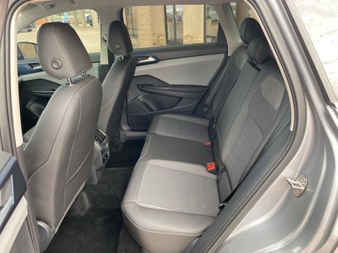 Used 2024 Volkswagen Taos SE image 17