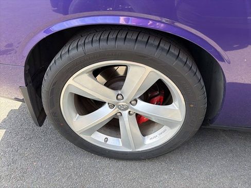 Used 2010 Dodge Challenger SRT8 w/ Plum Crazy Group RWD image 9