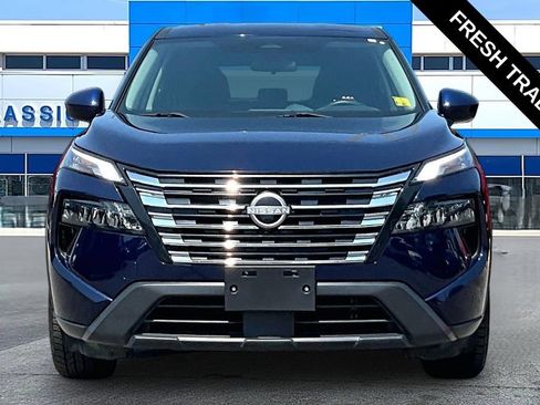 Used 2024 Nissan Rogue SV AWD/4WD image 18