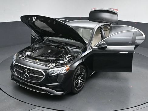 Used 2025 Mercedes-Benz E 350 4MATIC Sedan image 55